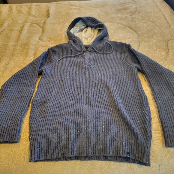 Men's Sweater w/hood - Picture 1 of 1